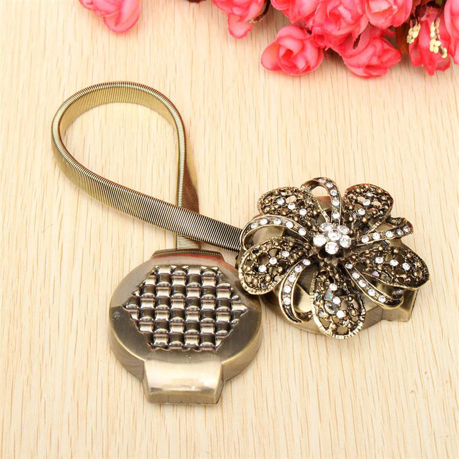 Class Magnetic Curtain Clip